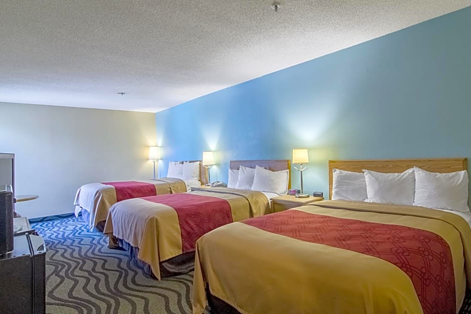 Econo Lodge Darien
