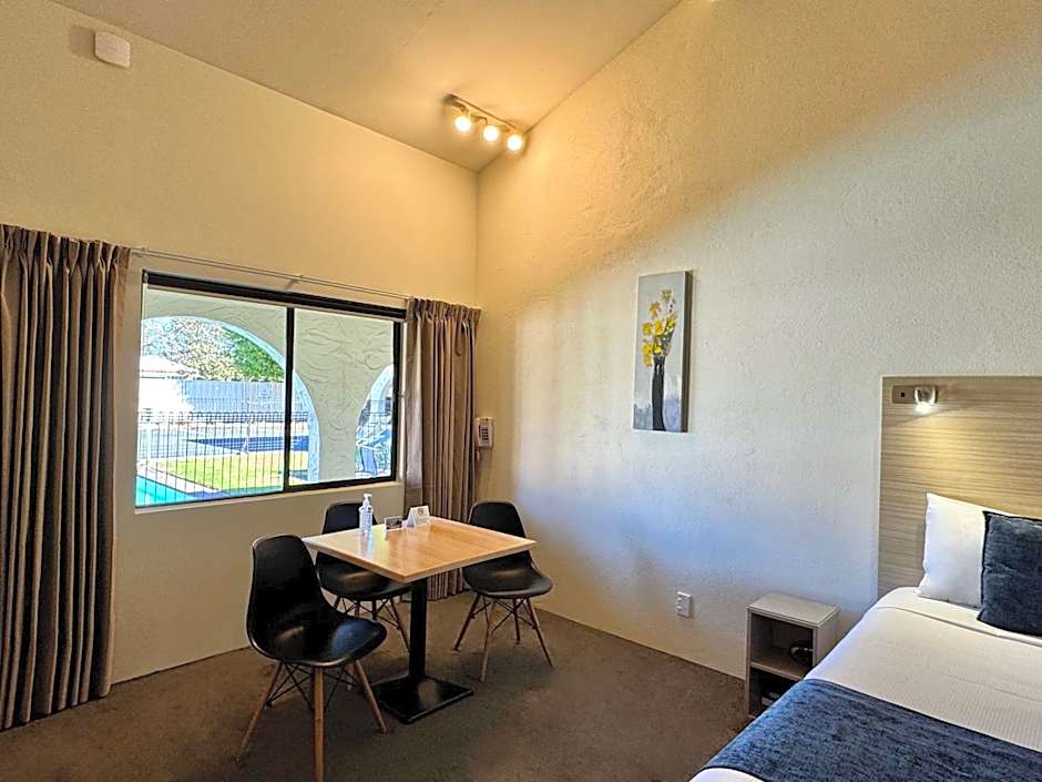 Captains Quarters Motor Inn