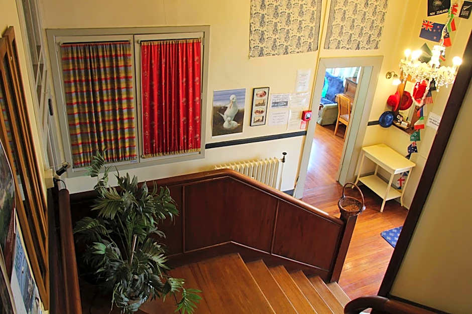 Chalet Backpackers
