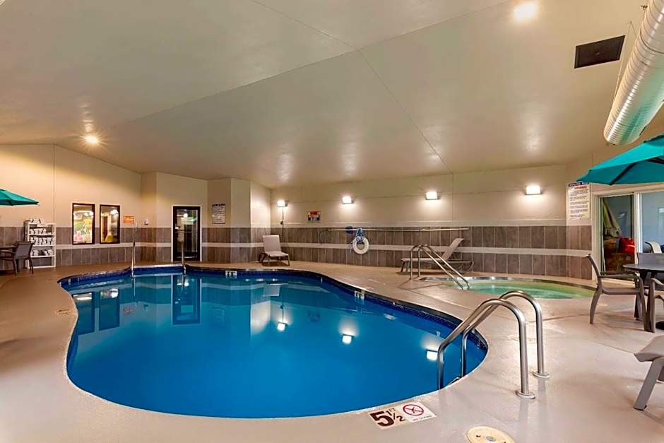 Clarion Pointe