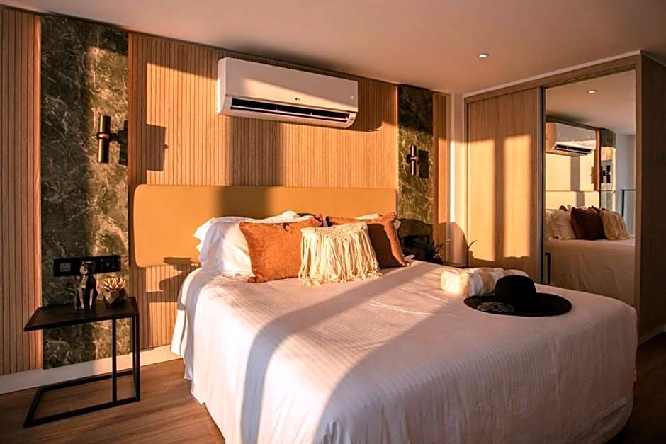 Cavo Maris Beach Hotel