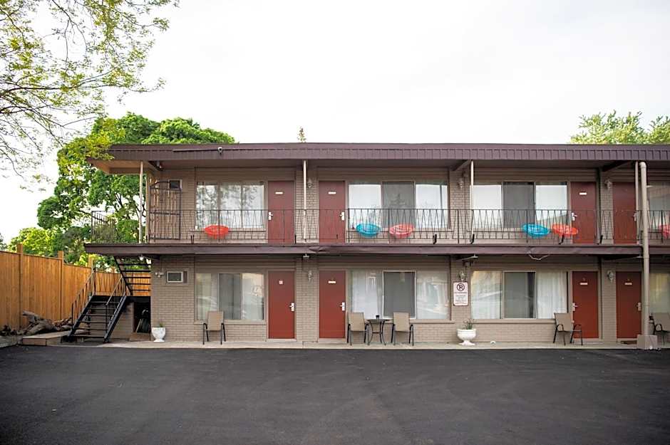 Advance Inn