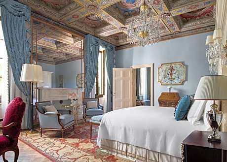 Presidential Suite with King Bed
