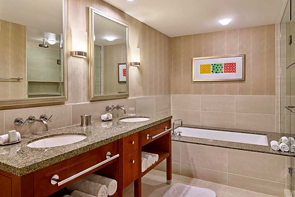 Renaissance by Marriott Las Vegas Hotel