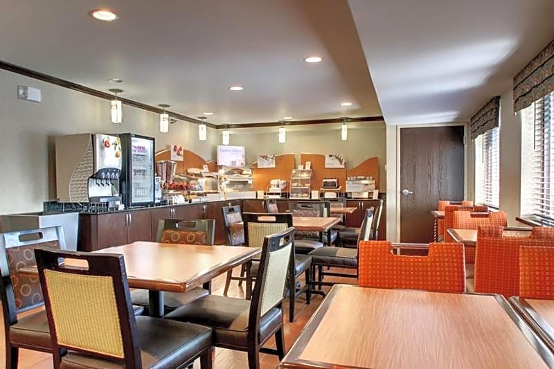 Holiday Inn Express - Oak Grove, an IHG Hotel