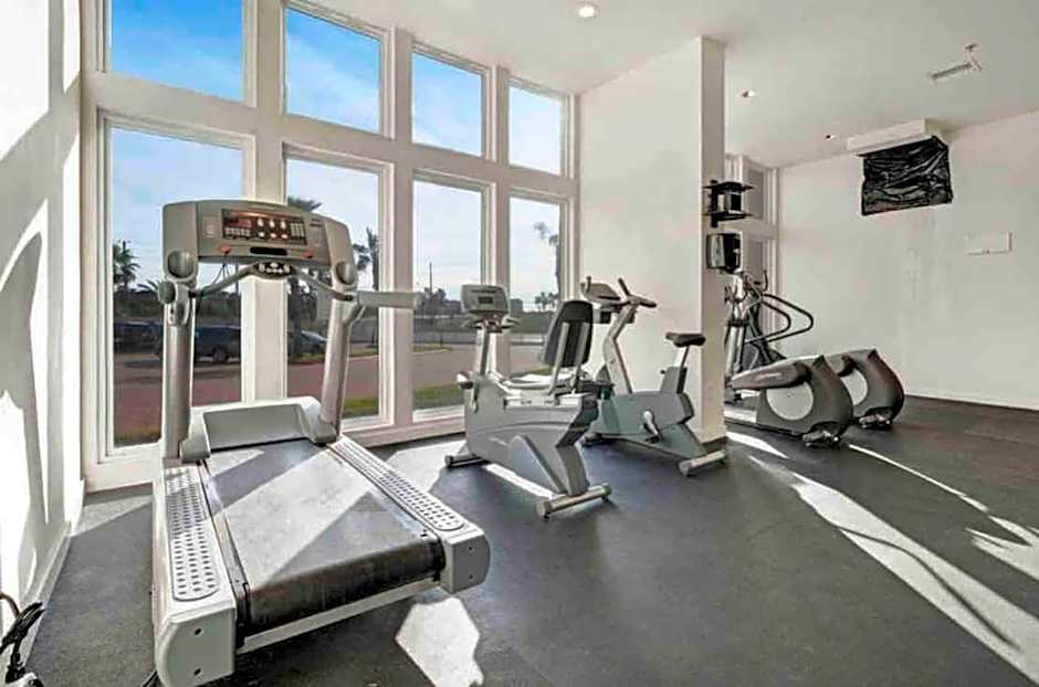 Bahia Mar Solare Tower 6th floor Bayview Condo 2bd 2ba with Pools