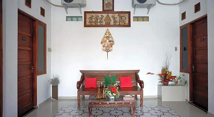 RedDoorz near Stasiun Purwosari