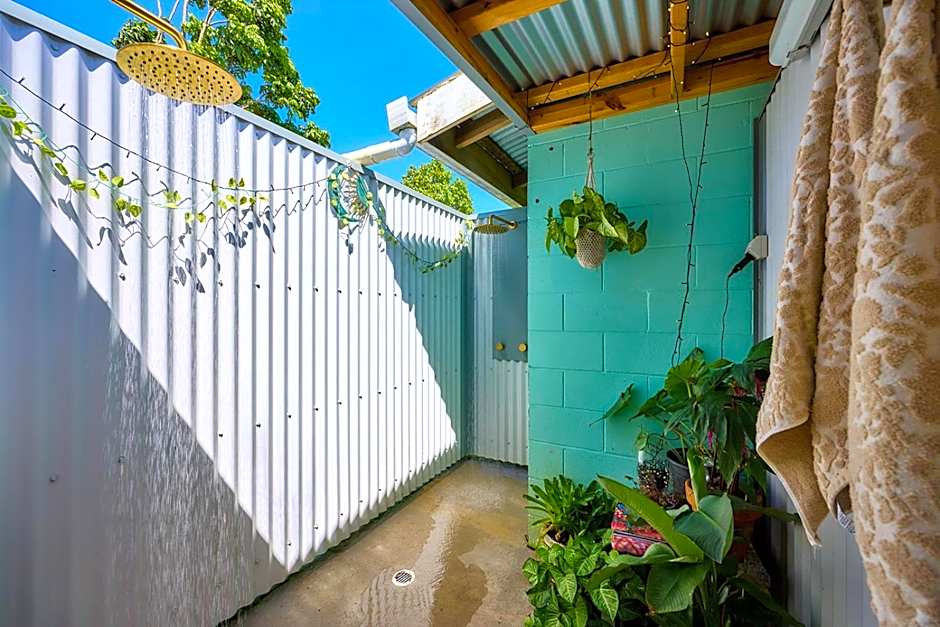 On The Wallaby Eco Lodge