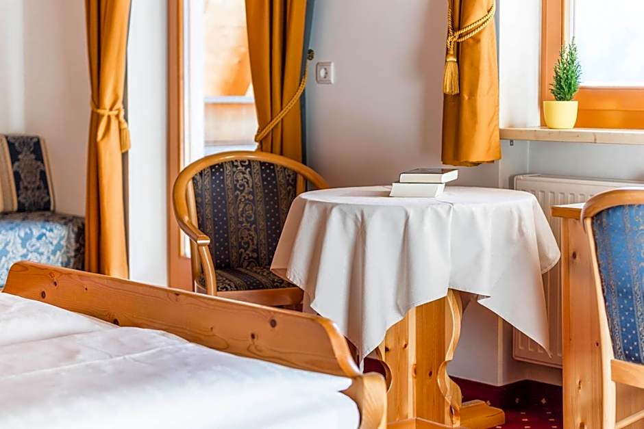 B&B Hotel Alpenrose Rooms & Apartments