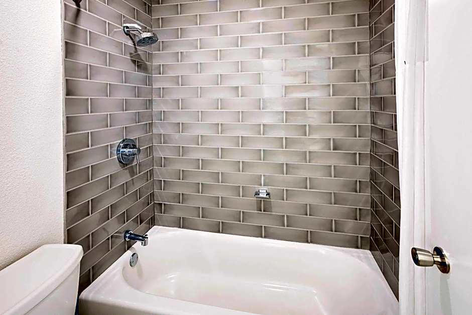 Howard Johnson by Wyndham Florence