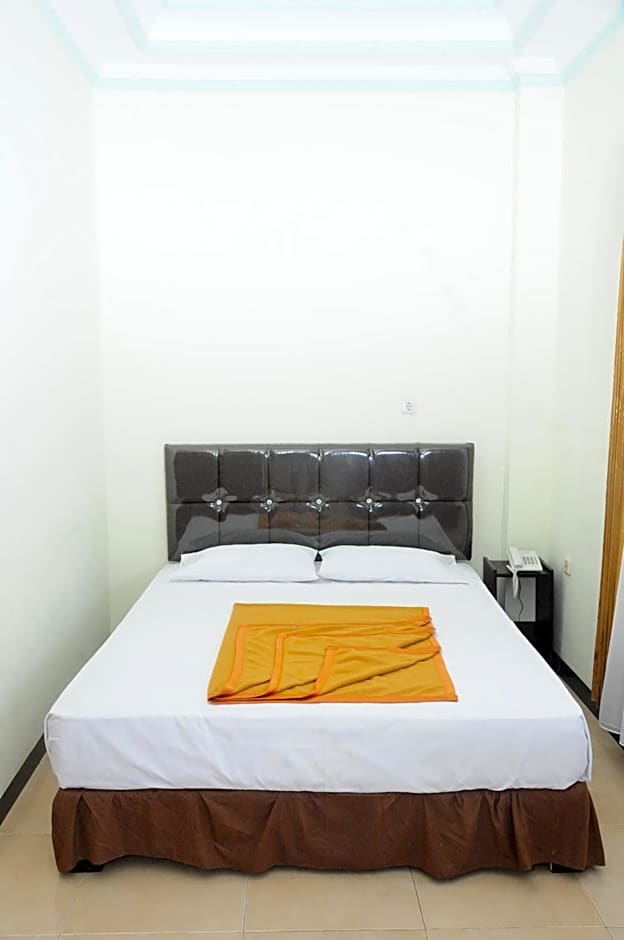 Dena Hotel
