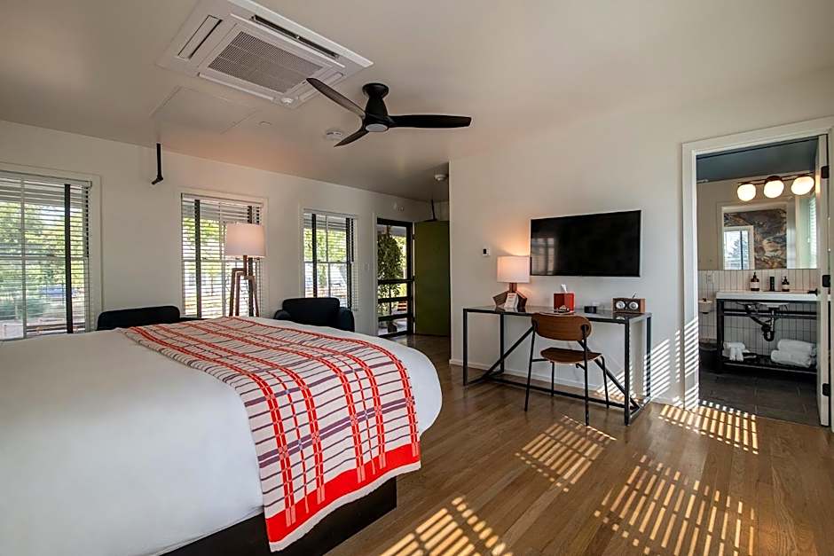 Talbot Commons Hotel