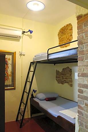 Triple Room with Shared Bathroom