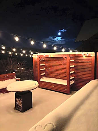 Chata Valca PATJA-v mesiacoch apríl až november pri prenajatí aj jedného apartmánu uzavrieme ostatné apartmány, aby ste si užili súkromie