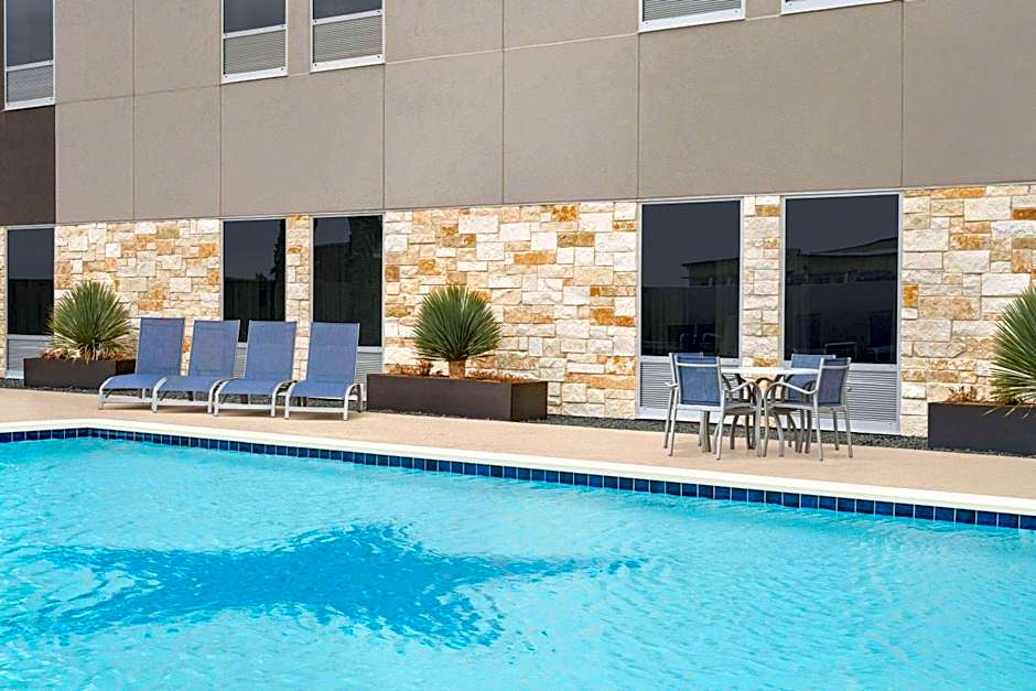 La Quinta Inn & Suites by Wyndham Del Rio