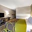 Super 8 by Wyndham Riviera Beach West Palm Beach