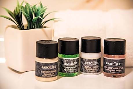 King Suite - Non-Smoking