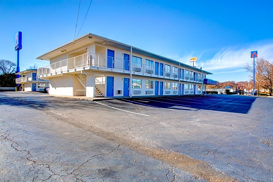 Motel 6-Murfreesboro, TN