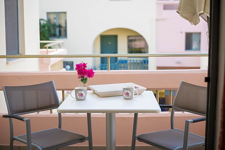 Mistrali Suites & Apartments