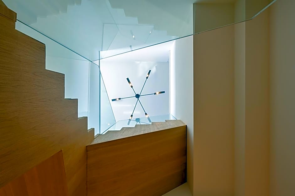 12A, Luxury & Unique, Cinema, Terrace, Stunning View, Central Location!