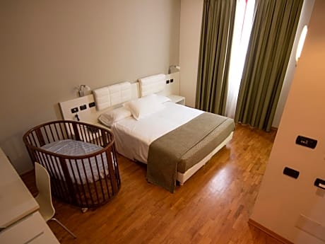 Large Double or Twin Room