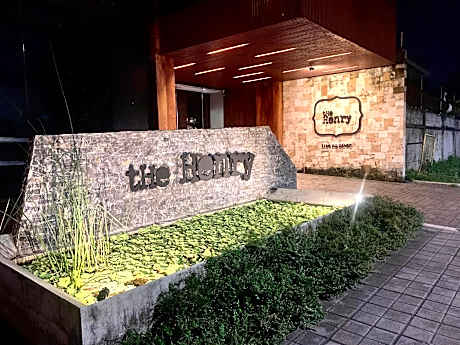 The Henry Hotel Roost Bacolod