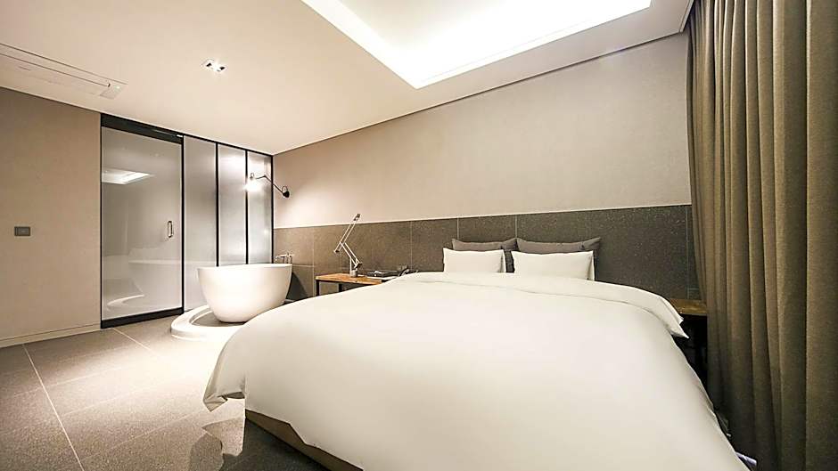 Yeoubi Hotel