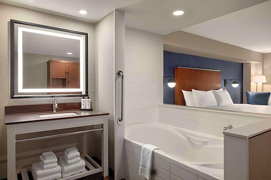 Wyndham Grand Fallsview Hotel