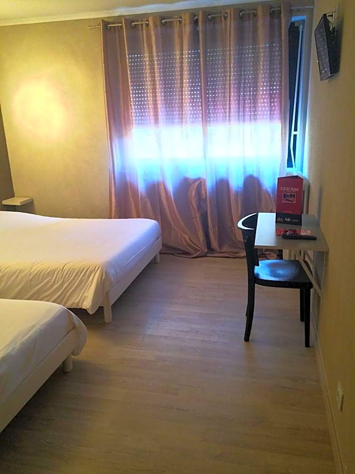 L'Excess Hotel