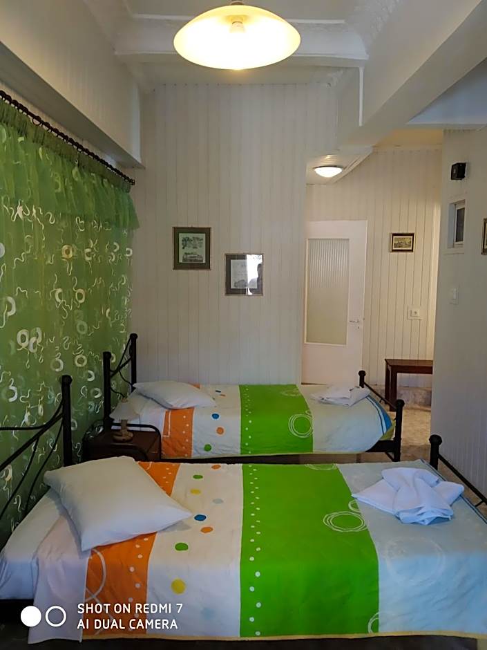 HERMOUPOLI ROOMS
