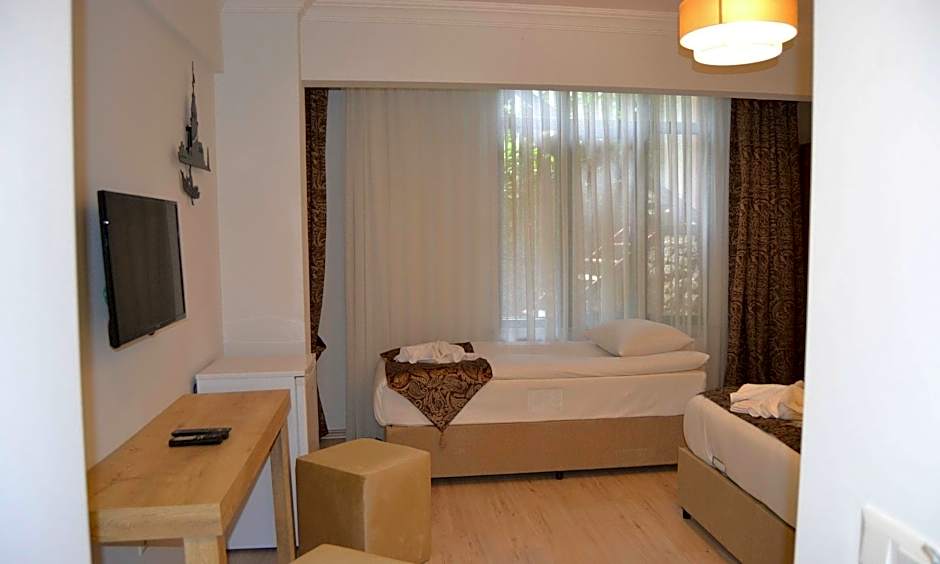 Loren Hotel & Suites