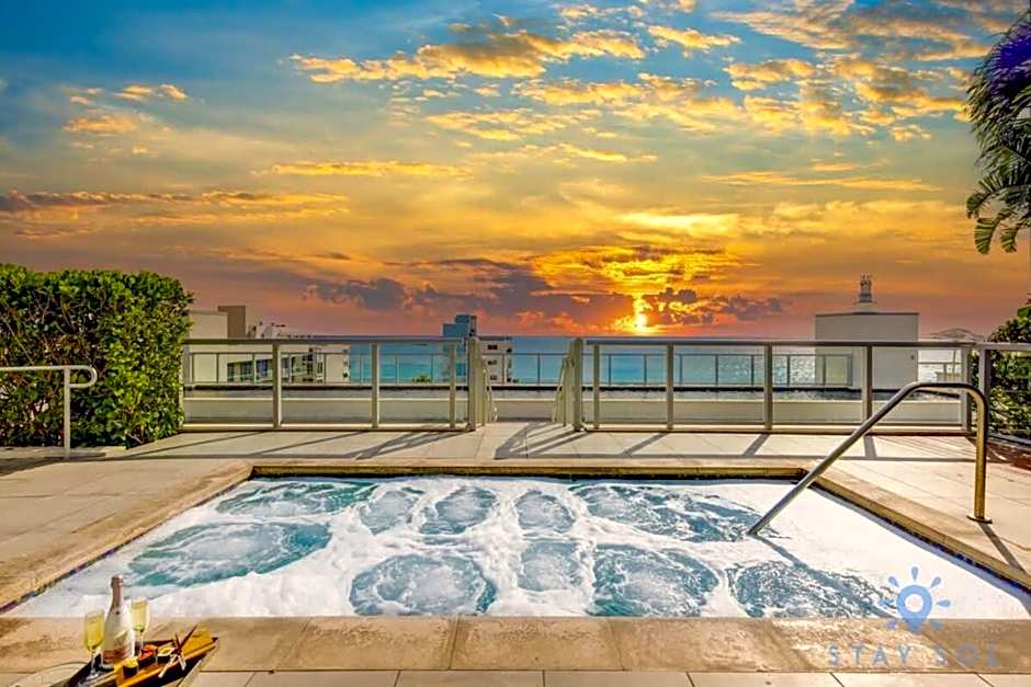Hot tub & Rooftop pool- Near Beach