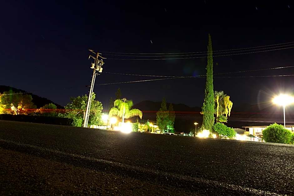 Western Holiday Lodge Sequoia National Park