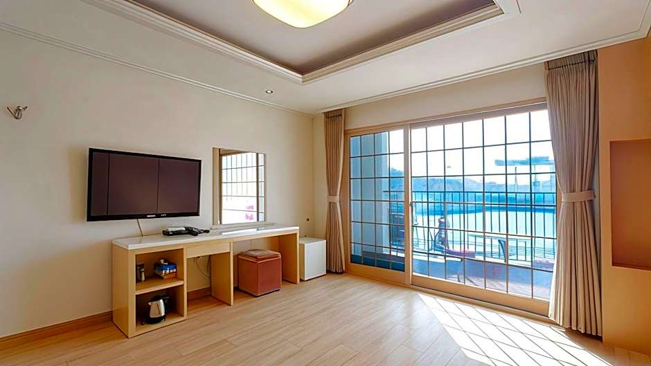 Tongyeong Bay Condo Hotel