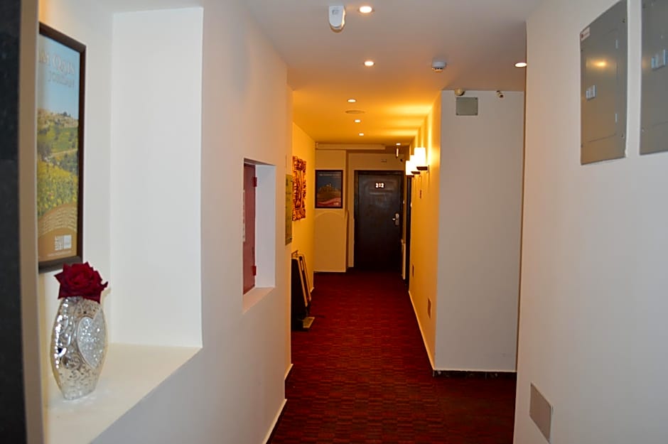 Diamond Hotel Suites