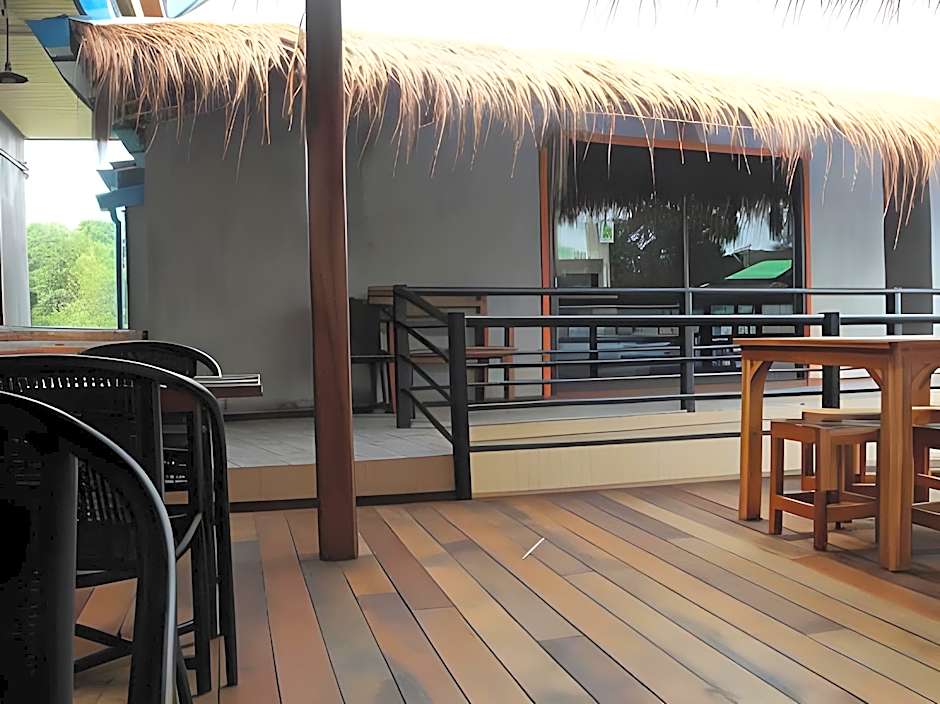 The Noi Guesthouse and Restaurant