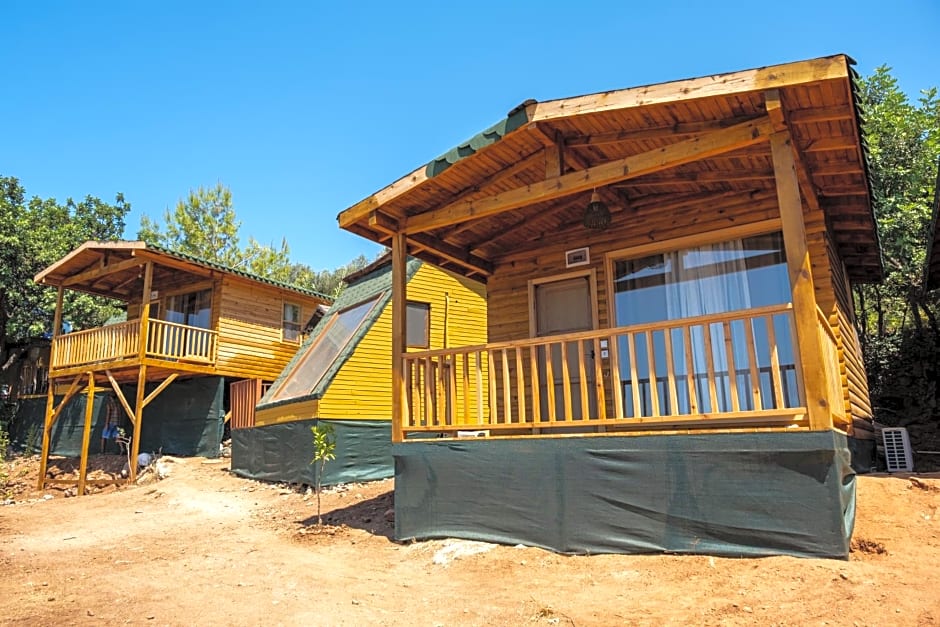 Goat Bungalow and Camping