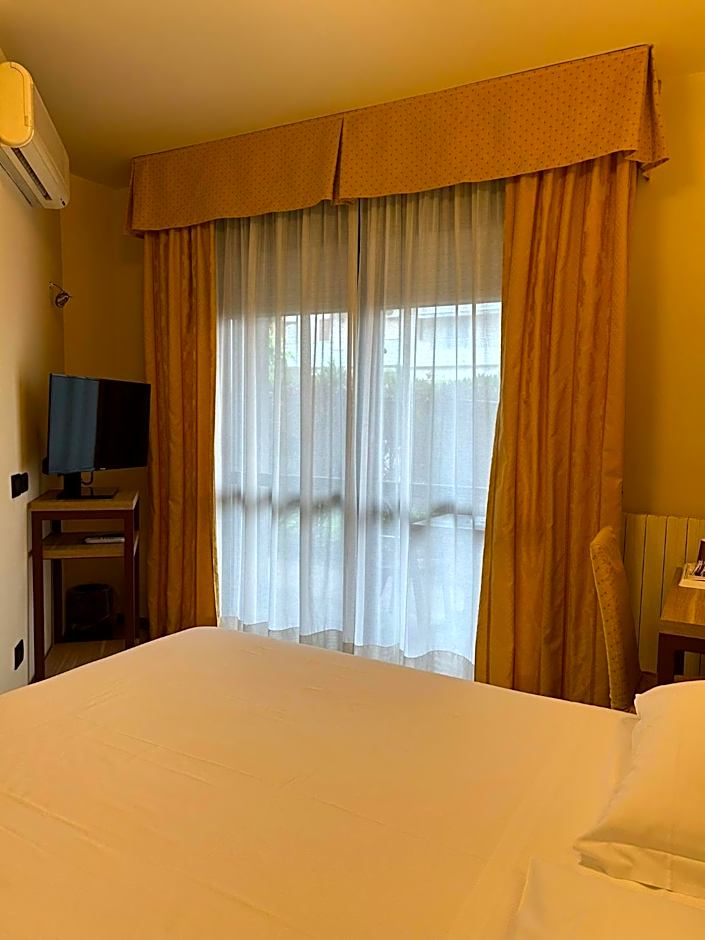 Spa Hotel Parigi 2 Airport