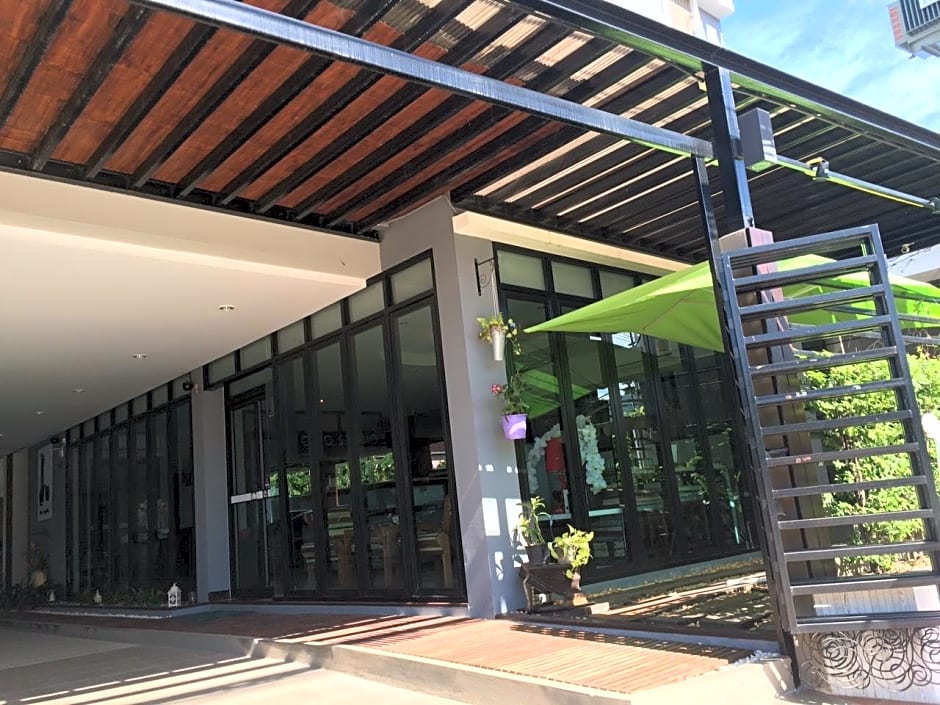 Dino Studio Luxury Homestay