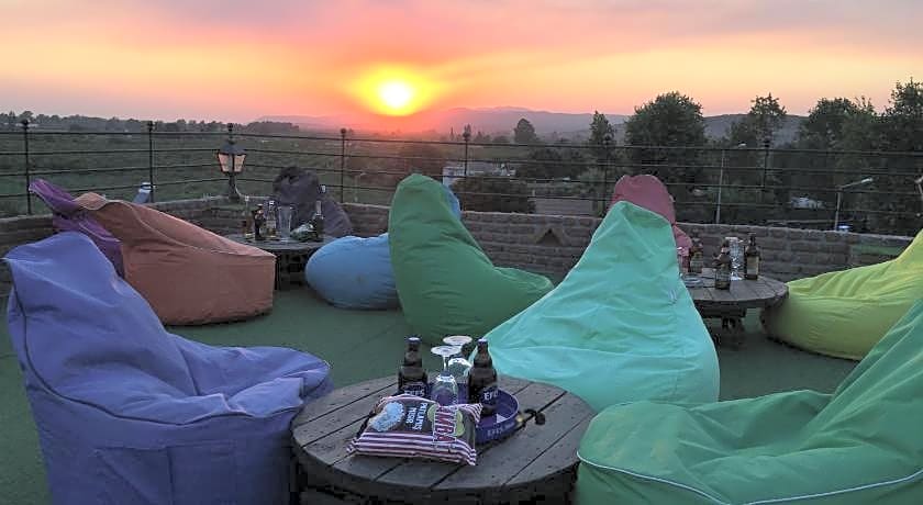 Rebetika Hotel