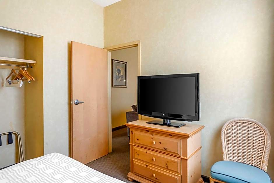 Best Western Plus Revere Inn And Suites