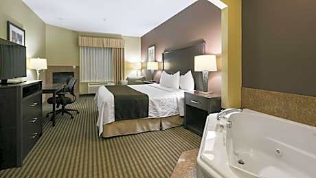 King Suite with Walk-in Shower - Disability Access