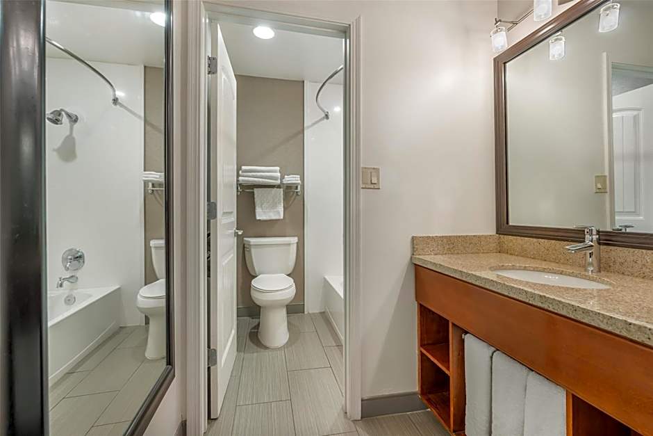 Best Western Plus Clocktower Inn