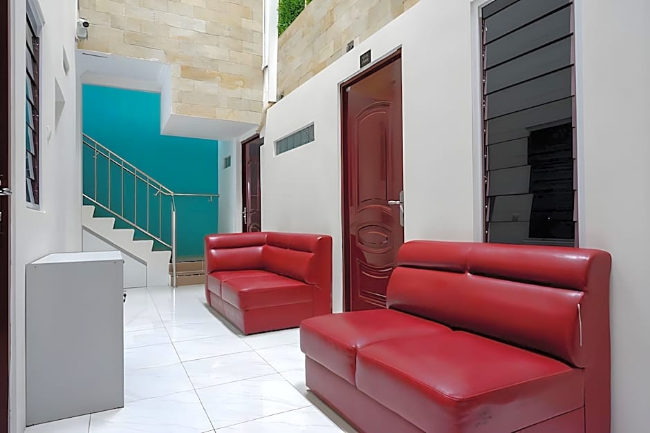 RedDoorz Hostel near Kota Lama Semarang
