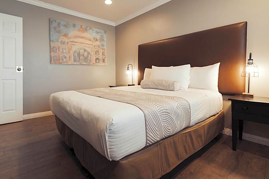 The Dixie Hollywood Hotel