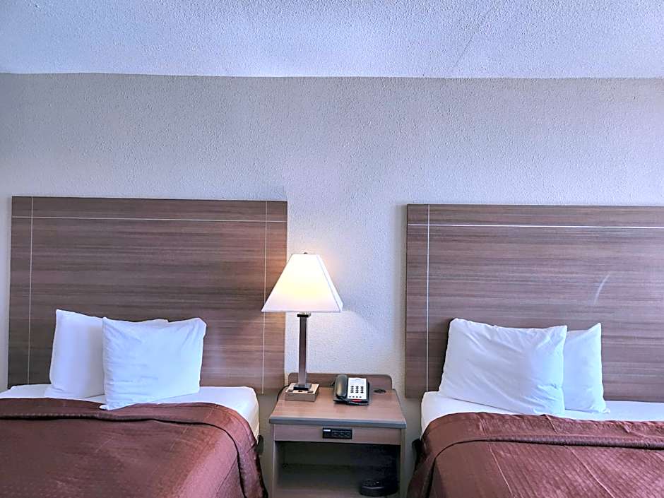 Days Inn by Wyndham Seguin TX