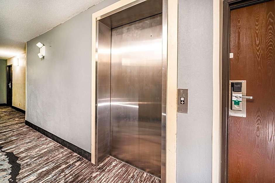 Quality Inn & Suites Danville East