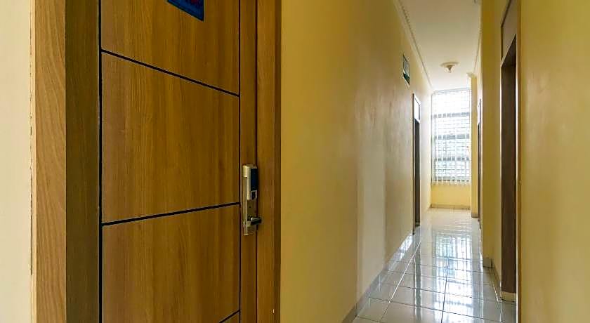 RedDoorz @ Jalan Kolonel Haji Burlian Palembang 2