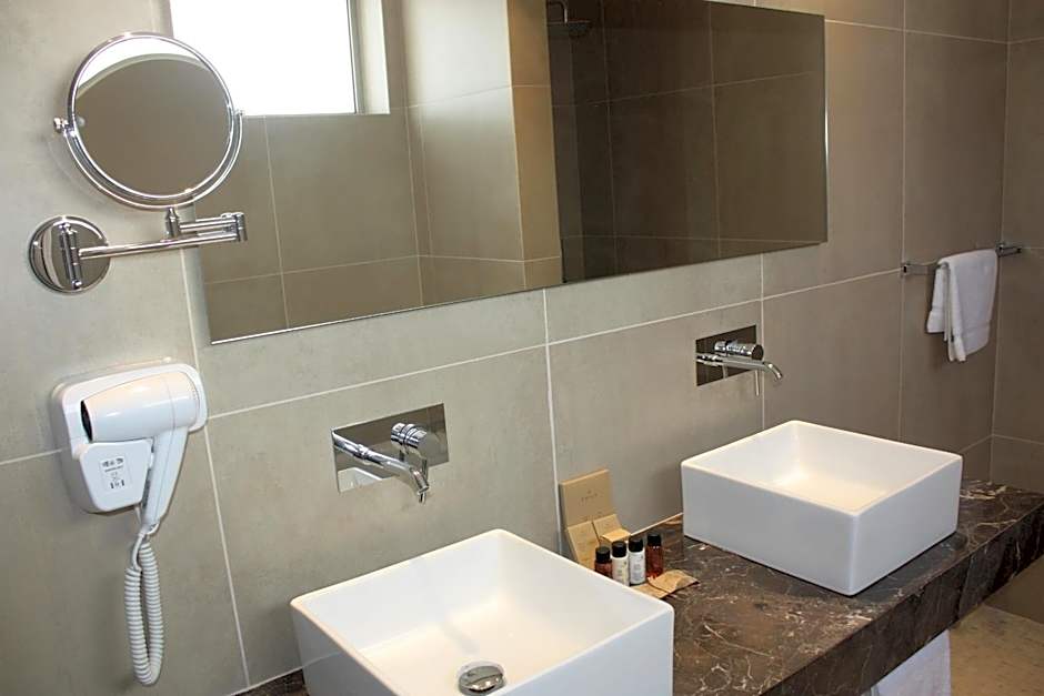 Gold Lagoon Kosher Hotel - by Amphora Hotel & Suites