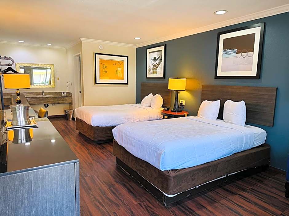 Baymont by Wyndham Bakersfield